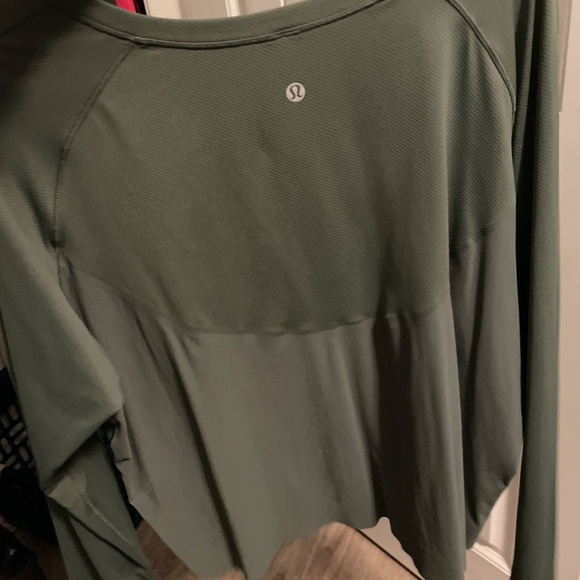 Lulu lemon crop top - Picture 2 of 2